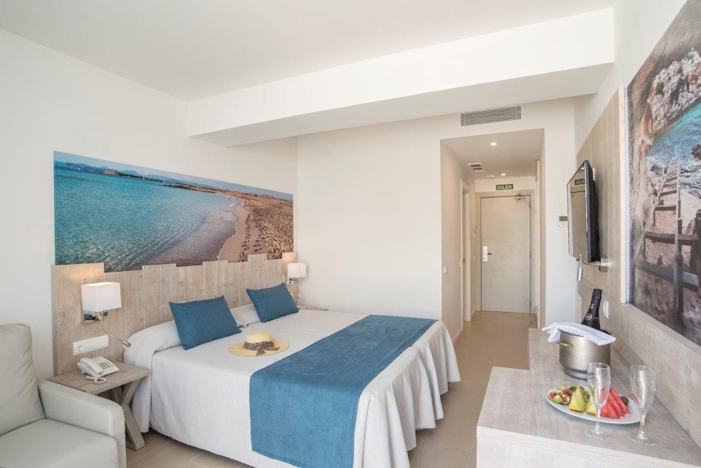 Hotel Voramar - Emar Hotels Es Pujols Esterno foto